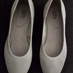 Women's Taupe Ballet Flat sz 9.5