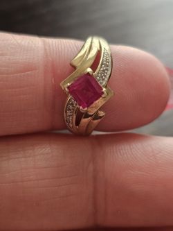 10K Gold Ruby & Diamond Ring