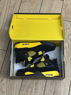 Jordan 4 Thunder (2023) Size 8