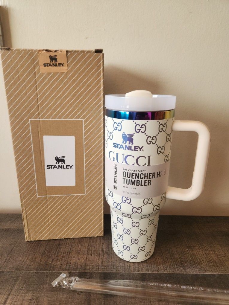 Stanley Tumbler 40 0z Brand New With Straw Color White