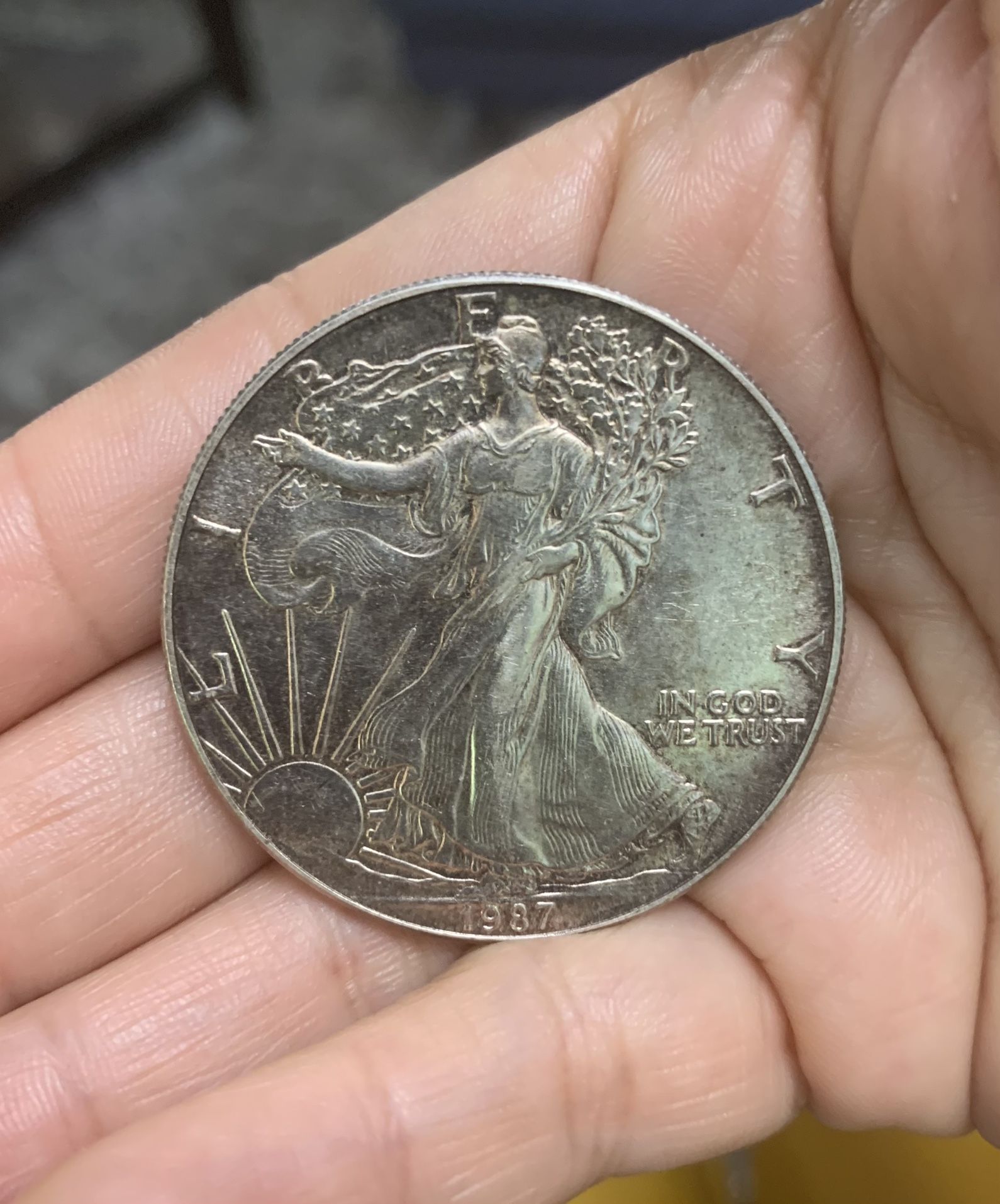 Original 1987 UNITED STATES US Walking Liberty BALD EAGLE Silver Ounce Medal Coin