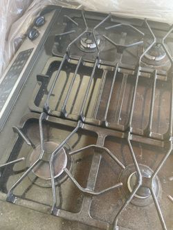 Dual Fuel Range both electric and gas. Excellent condition, works, Moving Sale