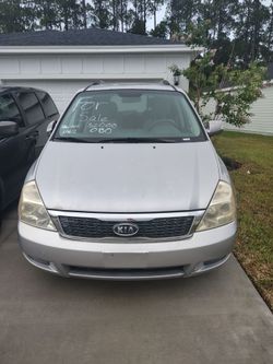Kia Sedona 2011