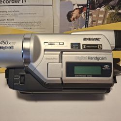 Sony Handycam Digital8 Hi8 8mm Camcorder BUNDLE 