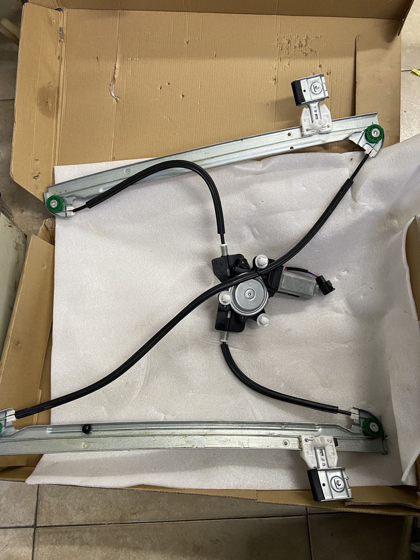 04-07 Dodge Caravan Chrysler Town & Country New Front Left Driver Side Window Regulator CH1350129