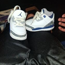 Brand Knew Baby Jordan's Size 4 C