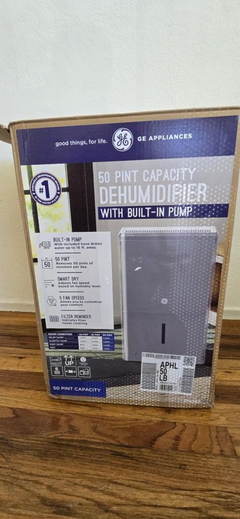 Dehumidifier NEW $30. Humificador Nuevo