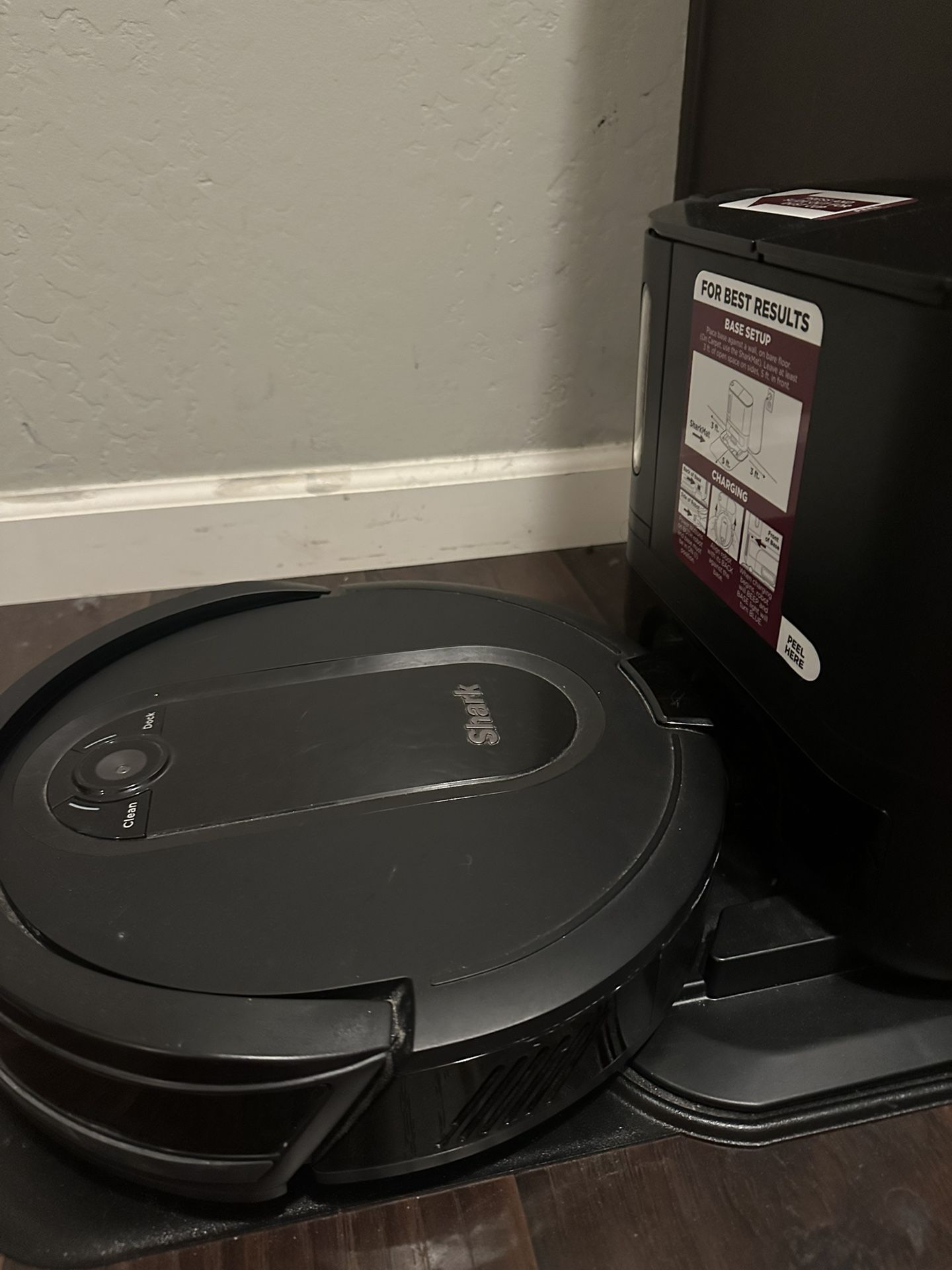 Shark Vacuum Robot