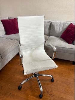 FREE: Rolling office desk chair