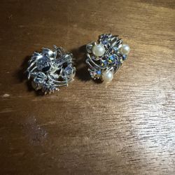 Vintage signed lisner earrings