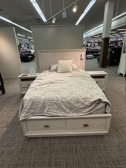 King Storage Bed - Whitewashed | Headboard