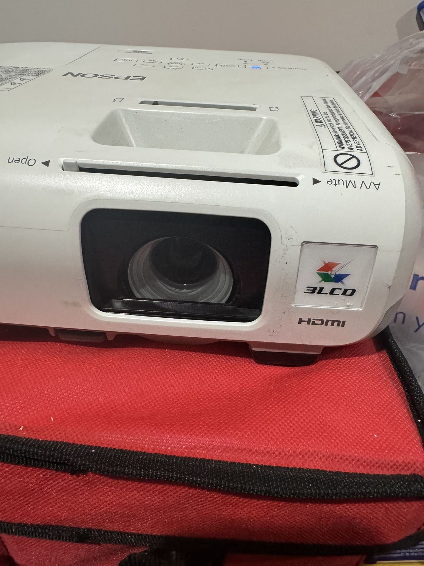 EPSON PowerLite 965H 3LCD HDMI Projector 156 Lamp Hours for Sale in
