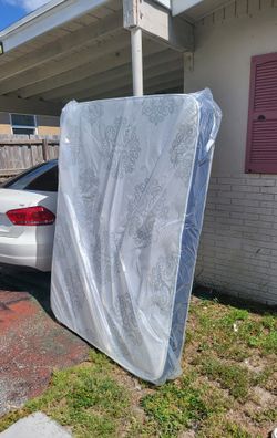 NEW QUEEN-SIZE MATTRESS AND BOX SPRING