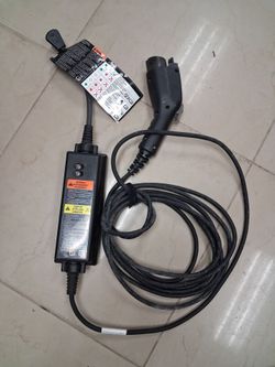 portable Level 1 EV Cordset/Cordon VE E346031 is a genuine Original Equipment Manufacturer (OEM) Level 1 (120V) EV charging cordset manufactured for G