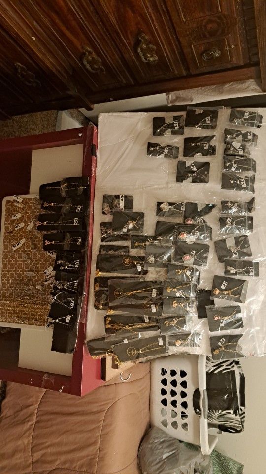 Jewelery and Keyrings for sale. Handmade by me.