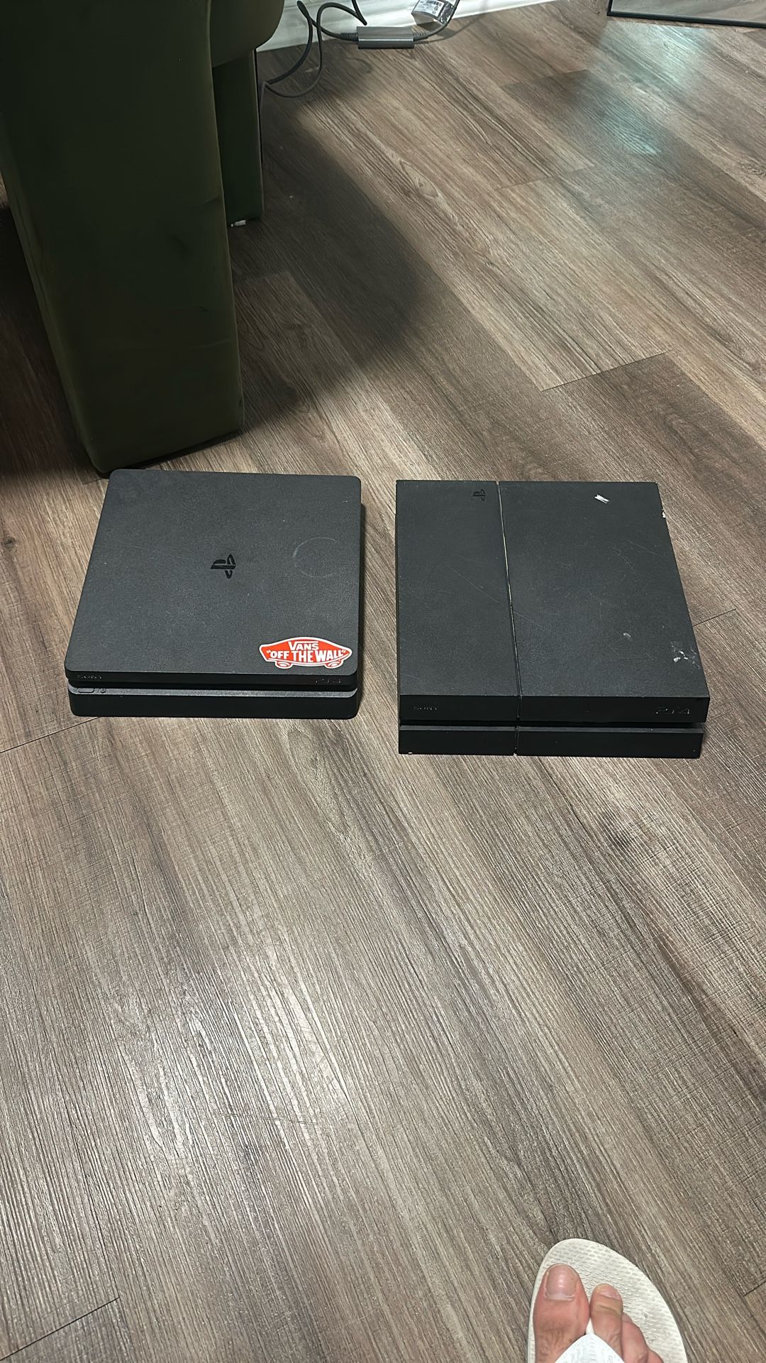 PLAYSTATION FOR SELL WITH OVER 10 GAMES