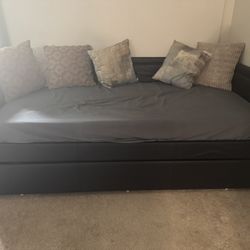 Twin Size Day Bed 