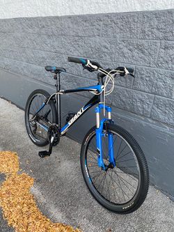QUALITY : GIANT : MOUNTAIN BIKE : LARGE