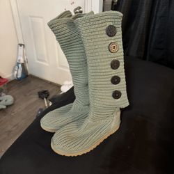UGG