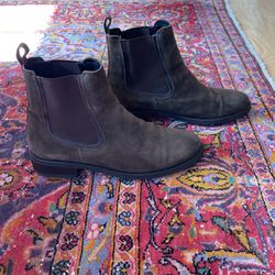 Thursday Boot Company - Women’s Duchess Chelsea  Boots 9.5 (cash Only)