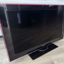 Black 40” Samsung TV
