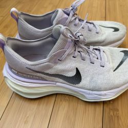 Women’s Nike Zoom X Size 8.5