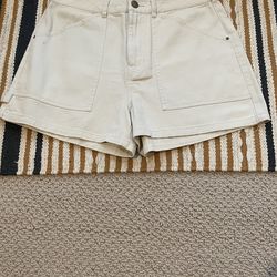 NWOT women’s Leia beige shorts summer nights