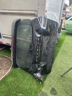 porsche cayenne trunk partout