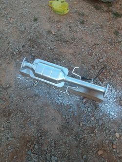 2000 Chevy S10 2.2 Liter catliconvert for sale