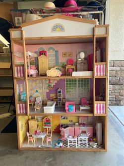 Barbie fully furnished dollhouse