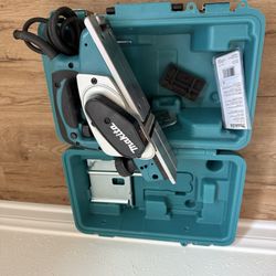 Makita Straight Edge 