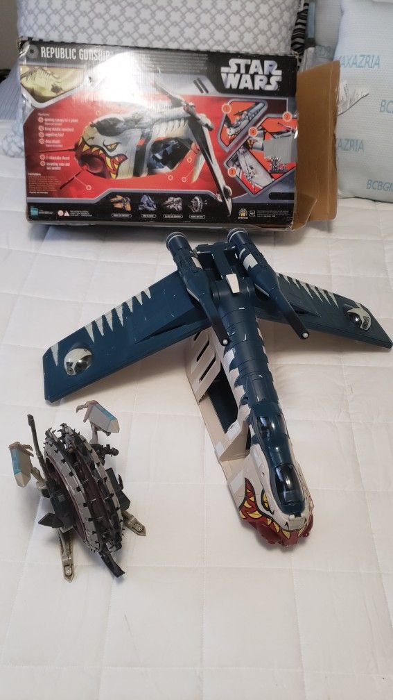 Star Wars Republic Gunship Tiger Shark Cartoon Network Version With Extra Drone Wheel Included 300 Pickup In Oakdale for Sale in Valley Home CA OfferUp