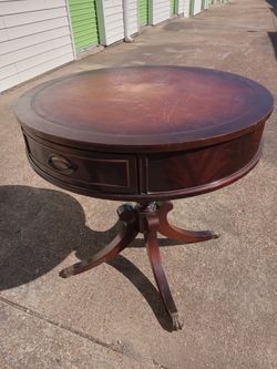 Round Table 