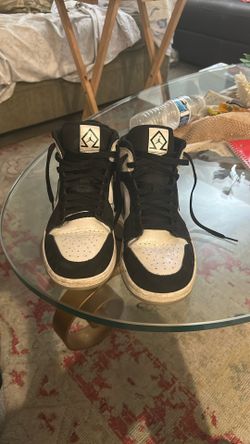 Jordan 1 Mid Diamond black and white shoes