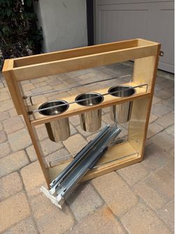 Rev-A-Shelf Pull Out Soft Close Cabinet 5”