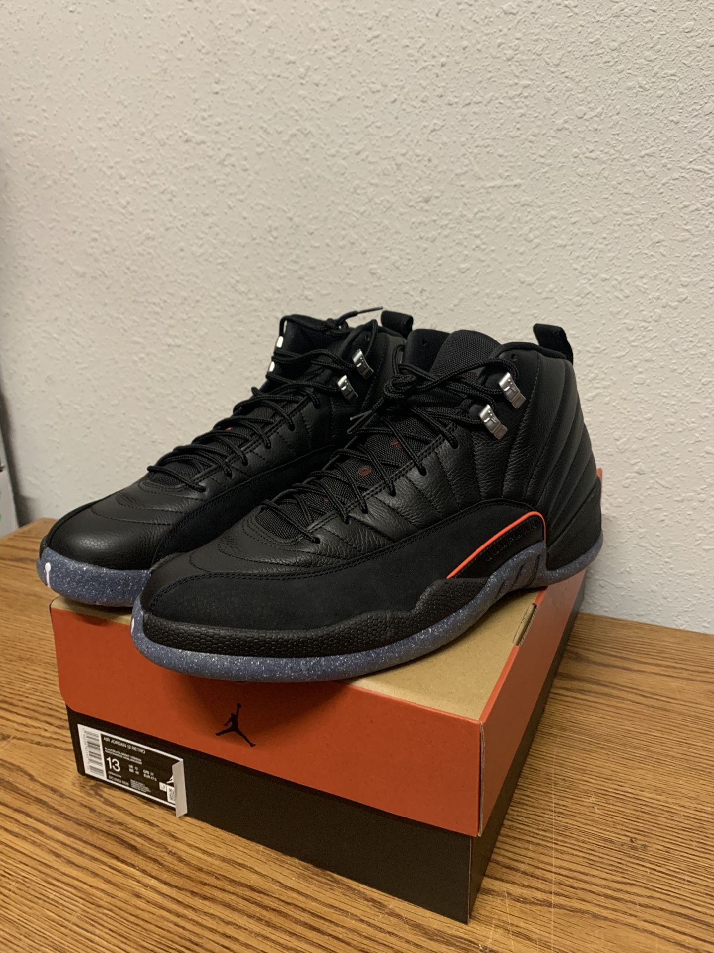 Air Jordan 12 Retro Utility display picture 3