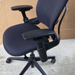 STEELCASE LEAP V2 PROFESSIONAL OFFICE DESK CHAIR