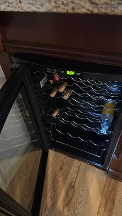 Wine Cooler with Digital Temperature Display