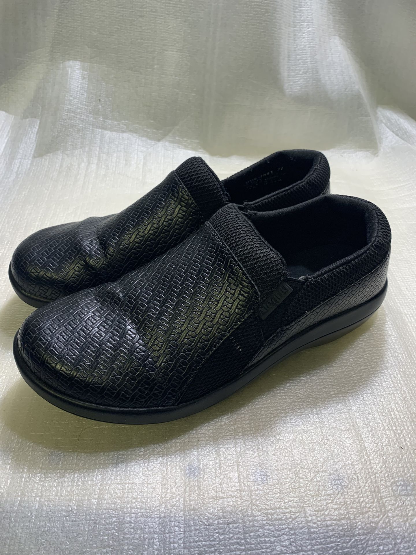Alegria by PG Lite DUE-7883 Women’s Black Slip-On Comfort Shoes Size 6