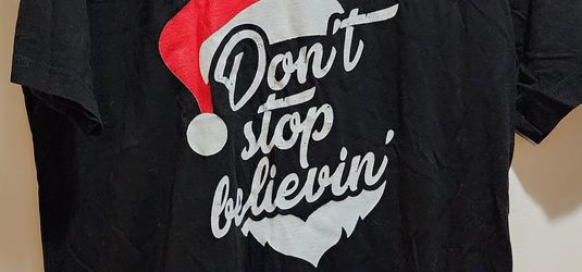 Adult Large Christmas Don't Stop Believing Tshirt Large