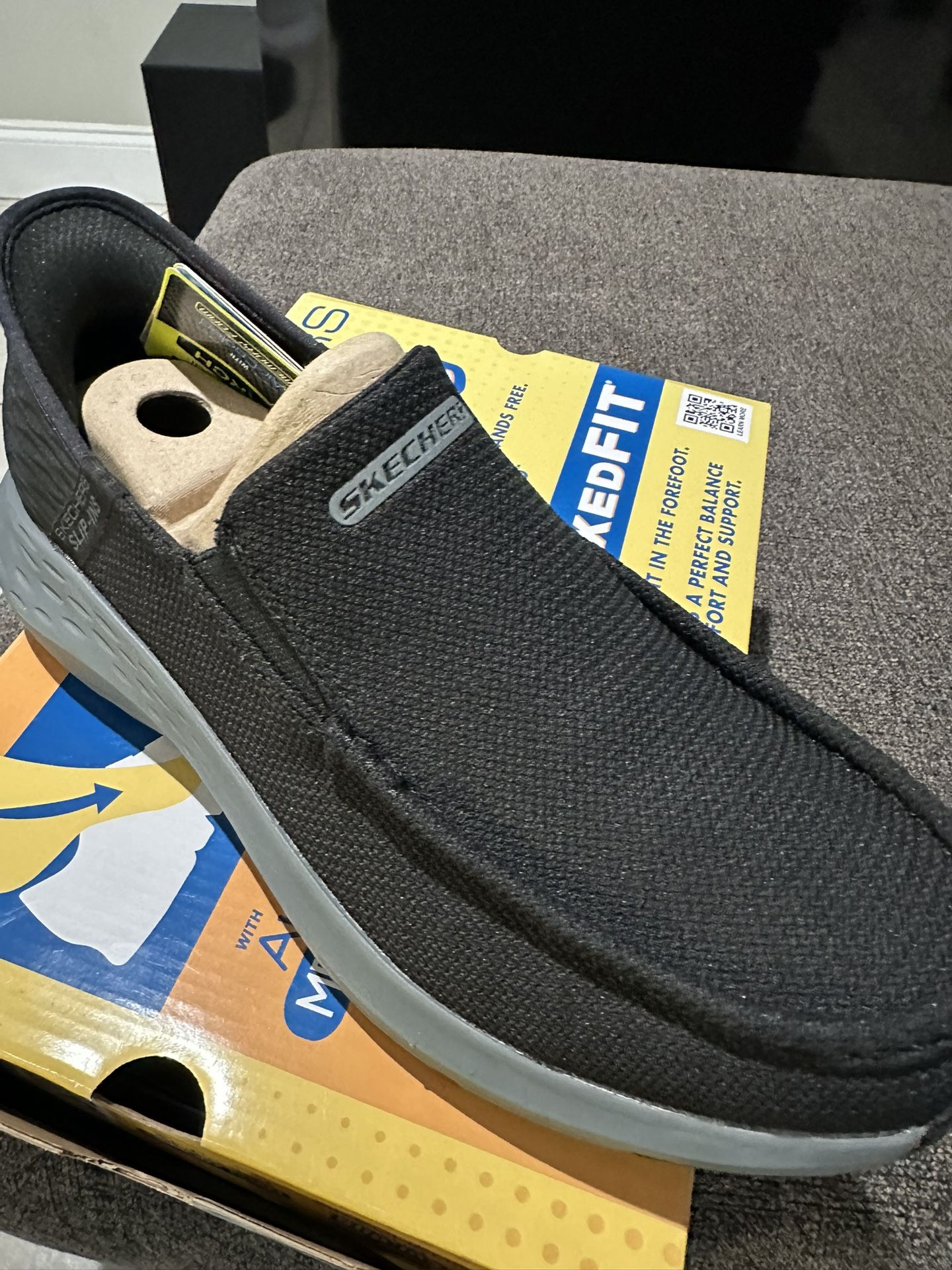SKECHERS HANDS FREE SLIP -INS