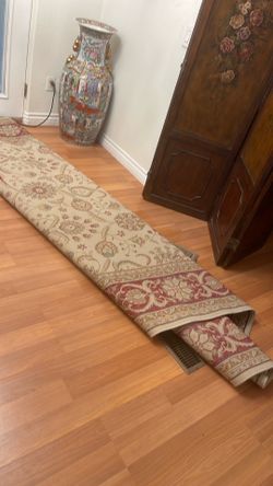 Persian crown collection carpet 7.20 x 10.9 feet aprox.