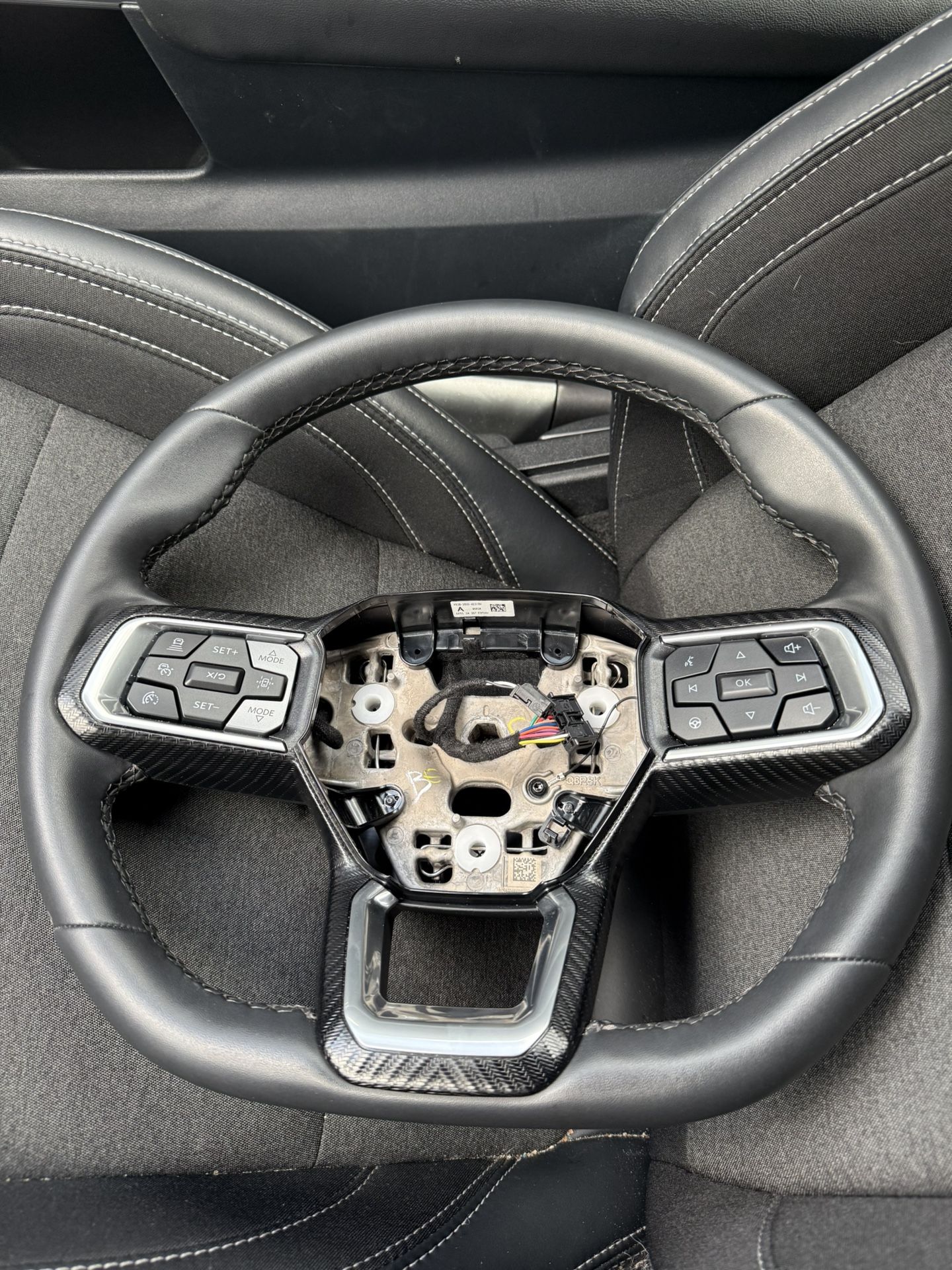 2025 mustang steering wheel