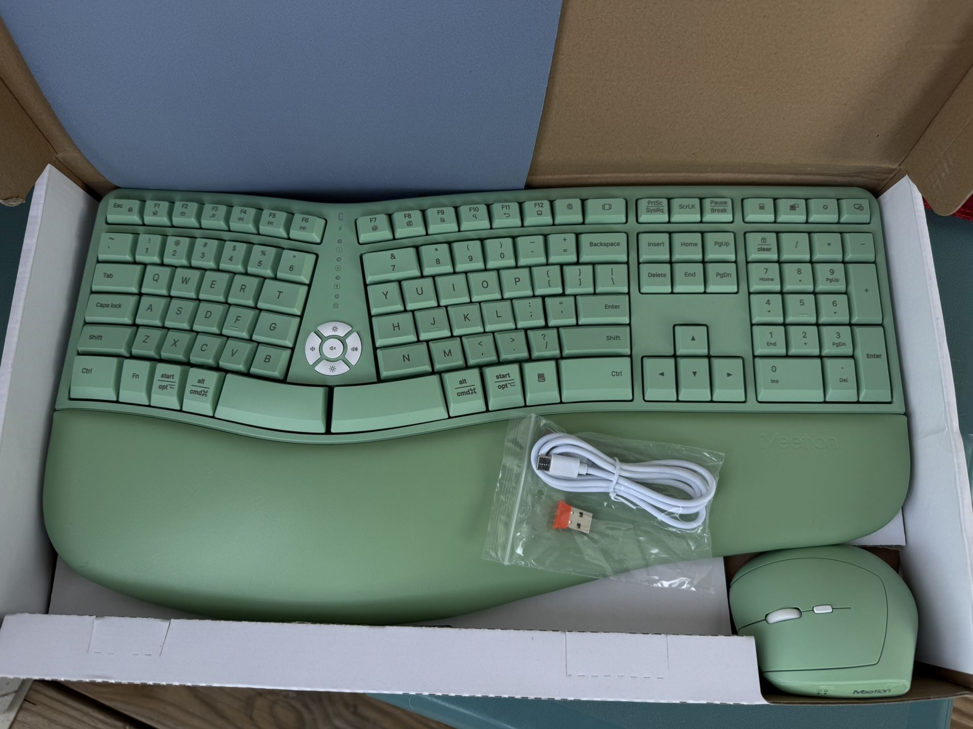 Meetion Wireless Keyboard & Mouse Combo – Lime Green Ergonomic Design