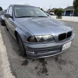 2000 BMW 323i