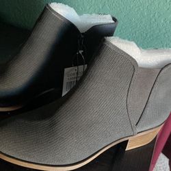 Size 8.5 Boots