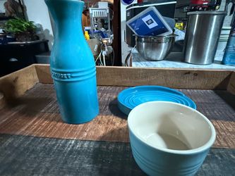 Le Creuset Sea Salt Blue Stoneware Carafe Set (3-Piece) – Pitcher, Cup & Oval Rest