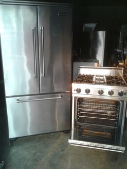 VIKING PROFESSIONAL STOVE 30" AND VIKING REFRIGERADOR 36"