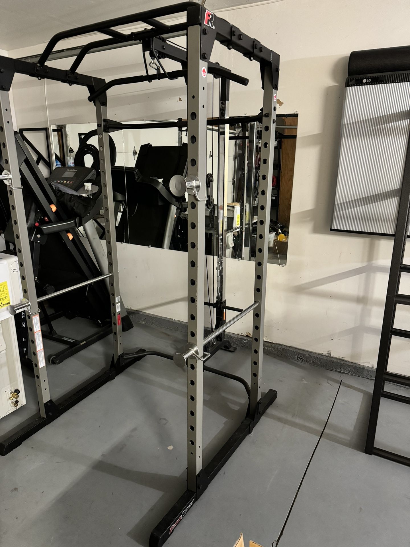 Squat Rack With Pulley Attachment