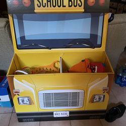 Schoolbus Façade (cardboard)